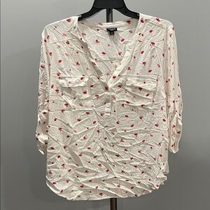 Torrid White Blouse with Sucker and Lip Accents